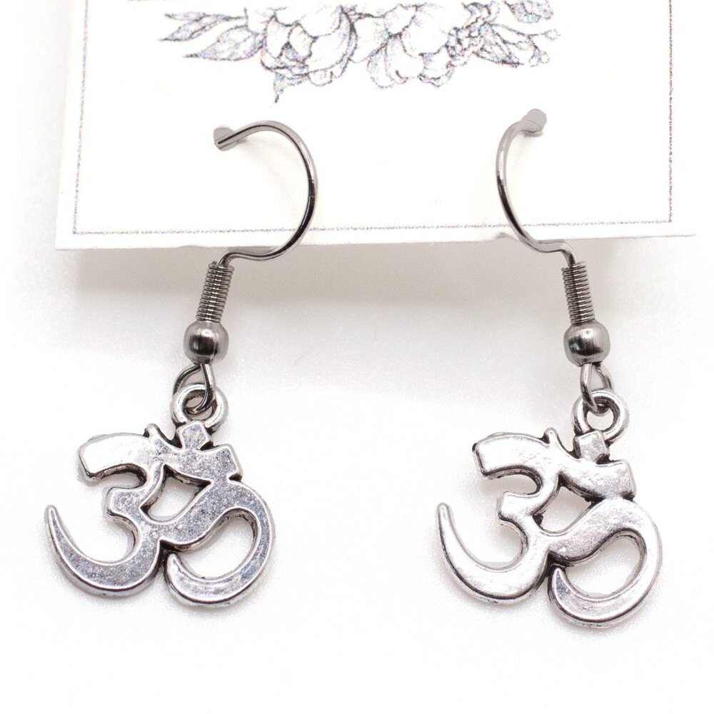 Handmade Spiritual Healing Yoga Om (Aum) Symbol Earrings, New